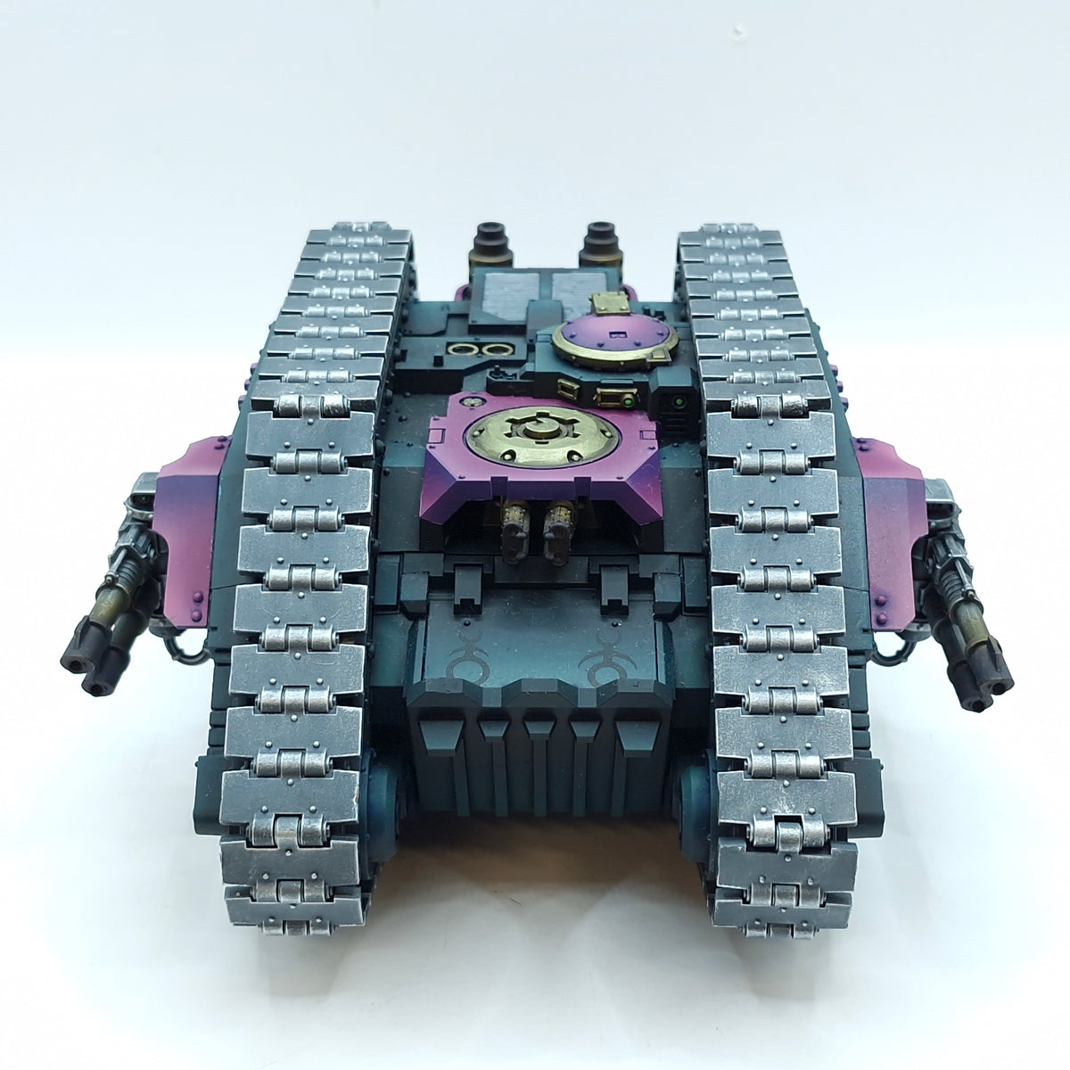 Warhammer Horus Heresy: Space Marines Emperor's Children Land Raider Carrier - Well Painted (BSE13)