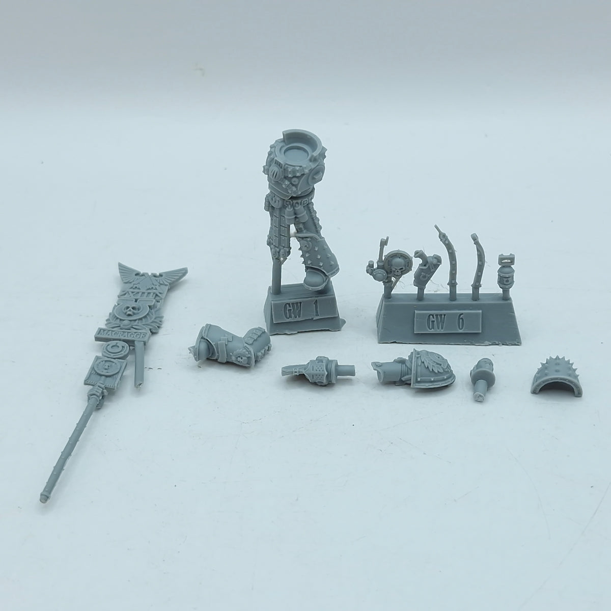 Warhammer Horus Heresy: Space Marines Ultramarines Remus Ventanus - Missing Arm and Backpack (AC191)