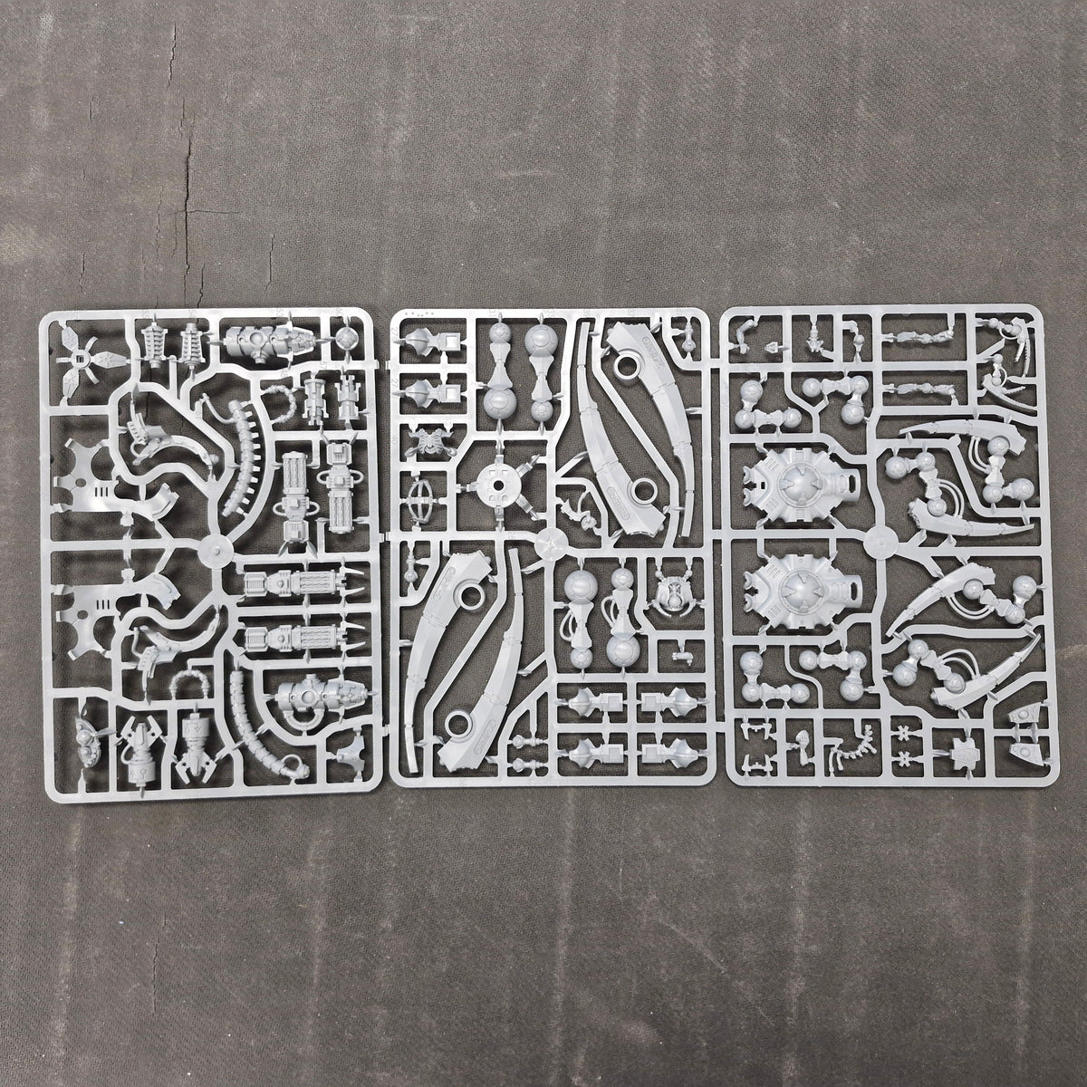 Warhammer 40k: Necron Triarch Stalker - On Sprue (No Bases)