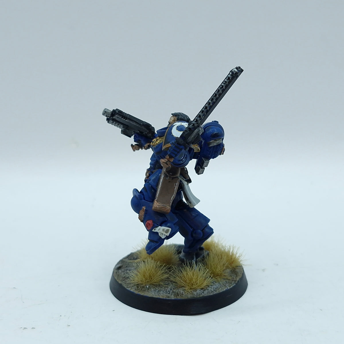 Warhammer 40k: Space Marines Ultramarines Lieutenant Titus - Painted (AT189)