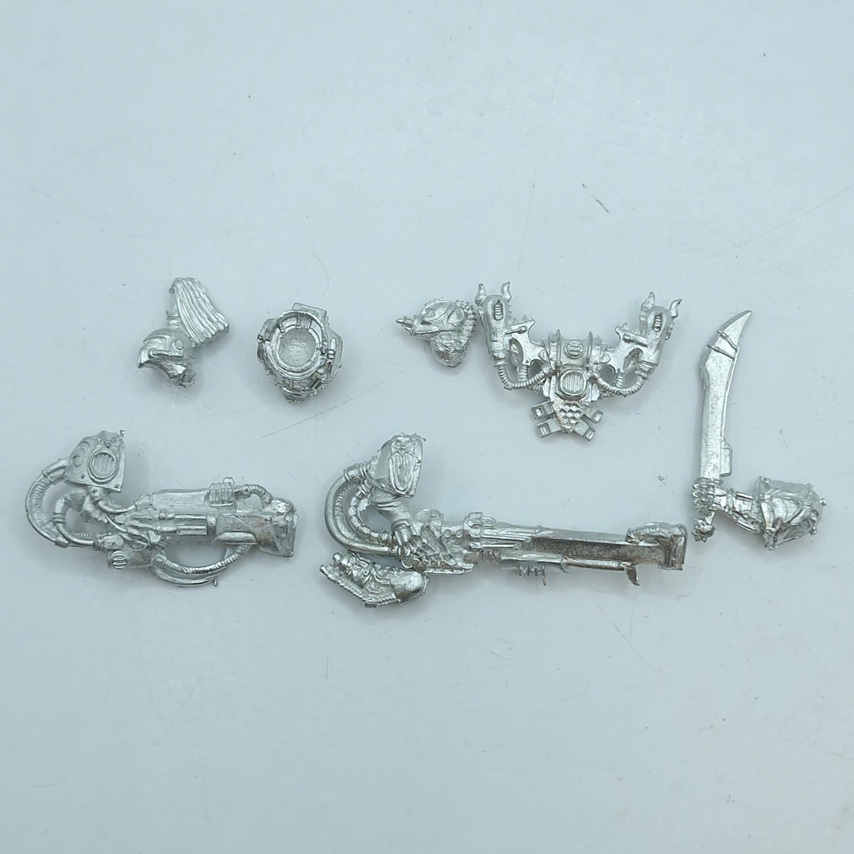 Warhammer 40k: Emperor's Children Metal Noise Marine Upgrades (BN080)