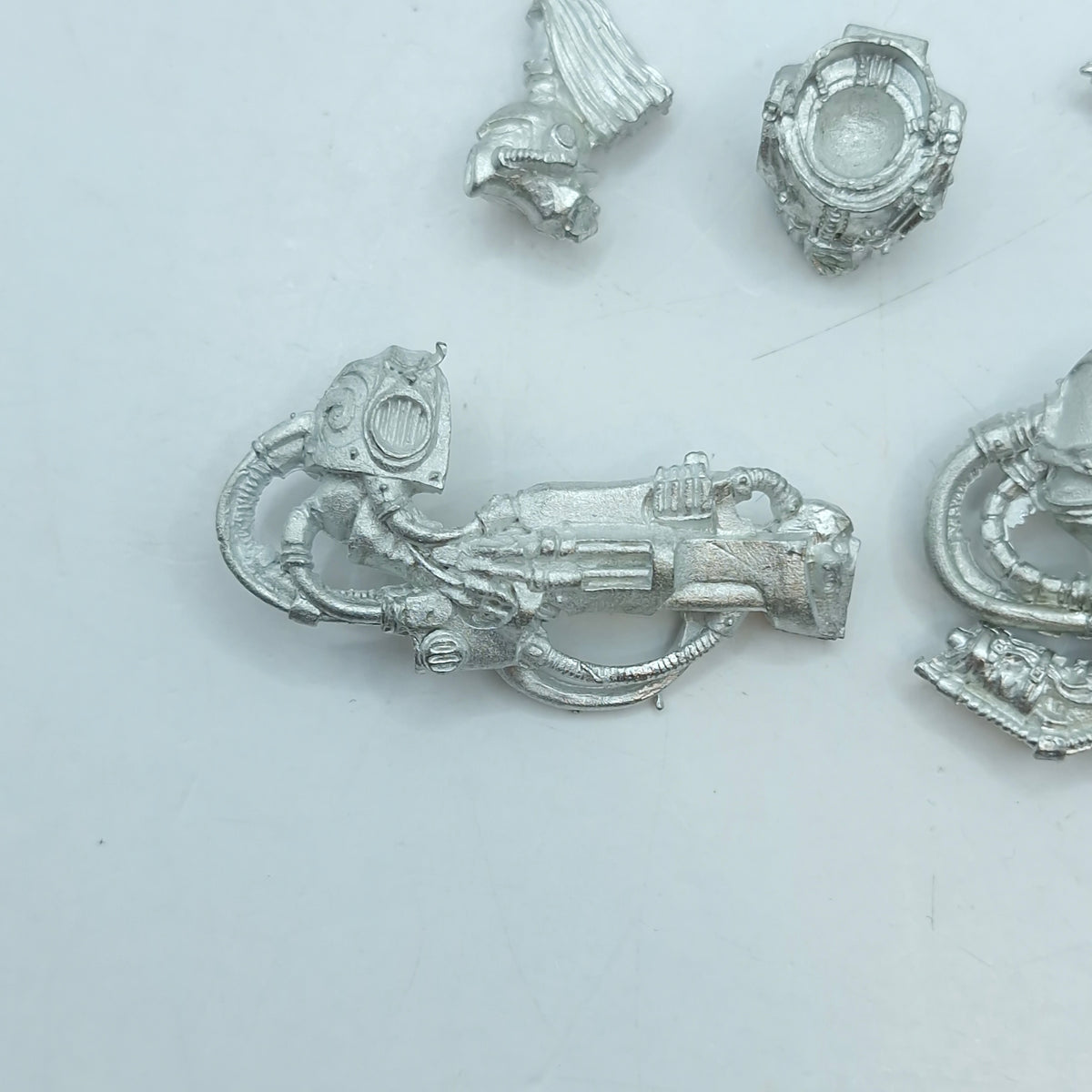 Warhammer 40k: Emperor's Children Metal Noise Marine Upgrades (BN080)