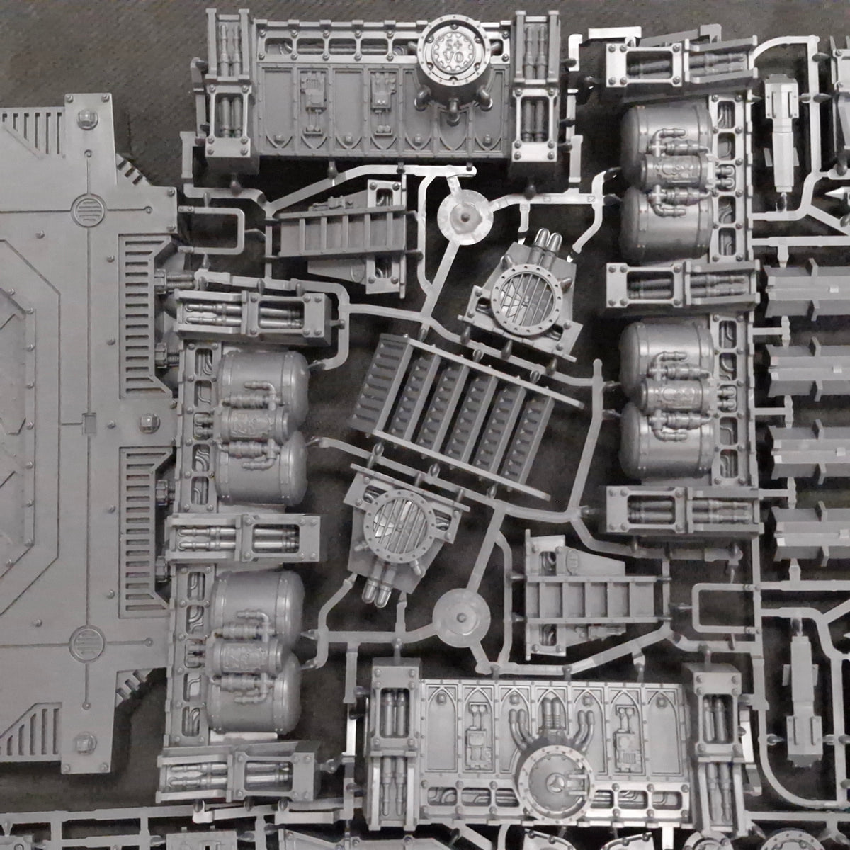 Warhammer 40k: Battlezone Fronteris Nachmund on Sprue (BM202)