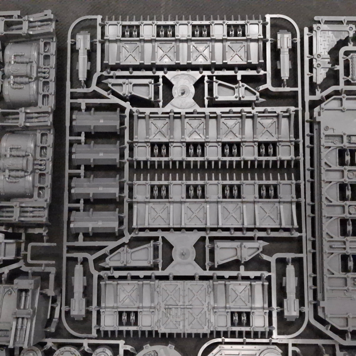 Warhammer 40k: Battlezone Fronteris Nachmund on Sprue (BM202)