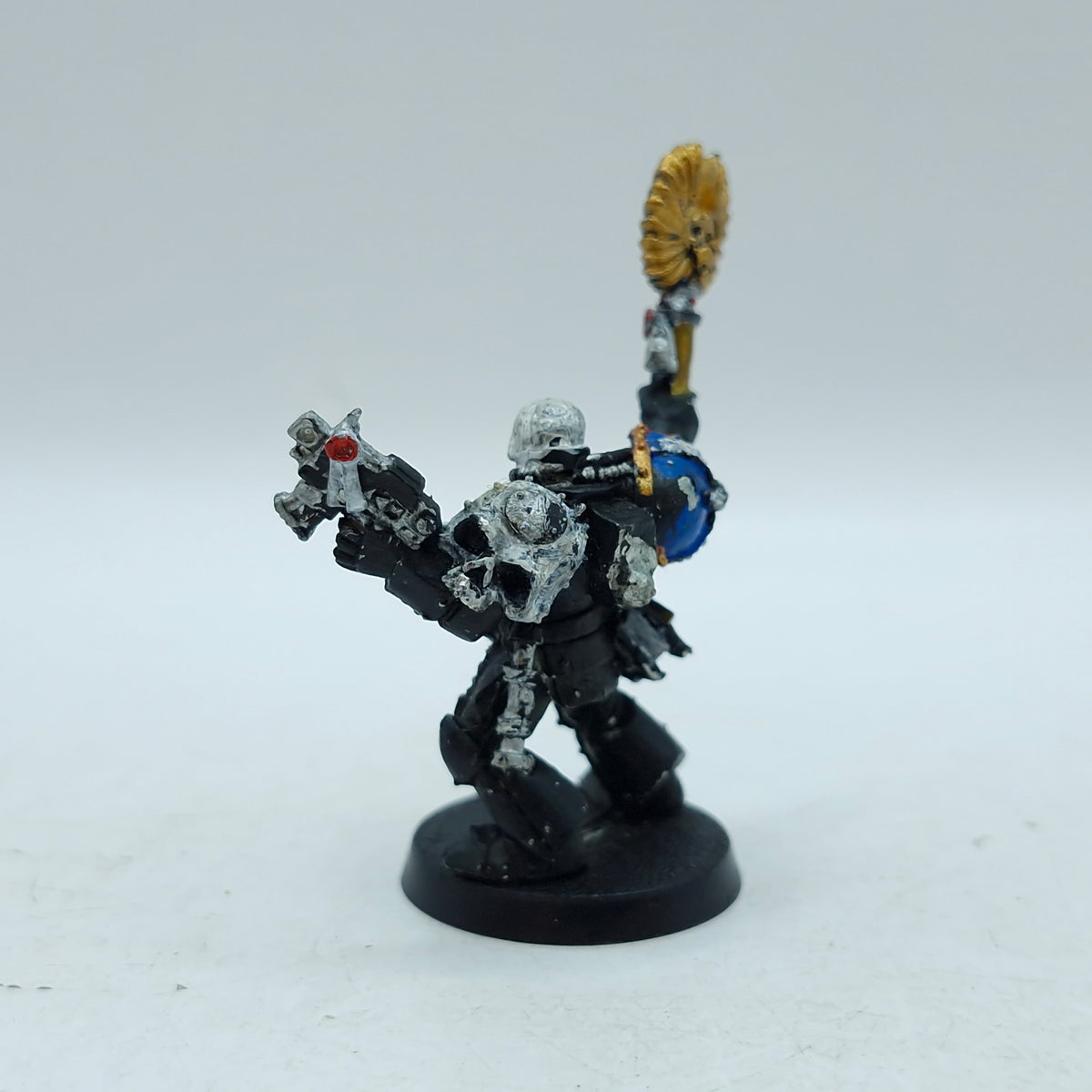 Warhammer 40k: Space Marines Metal Chaplain (AW093)