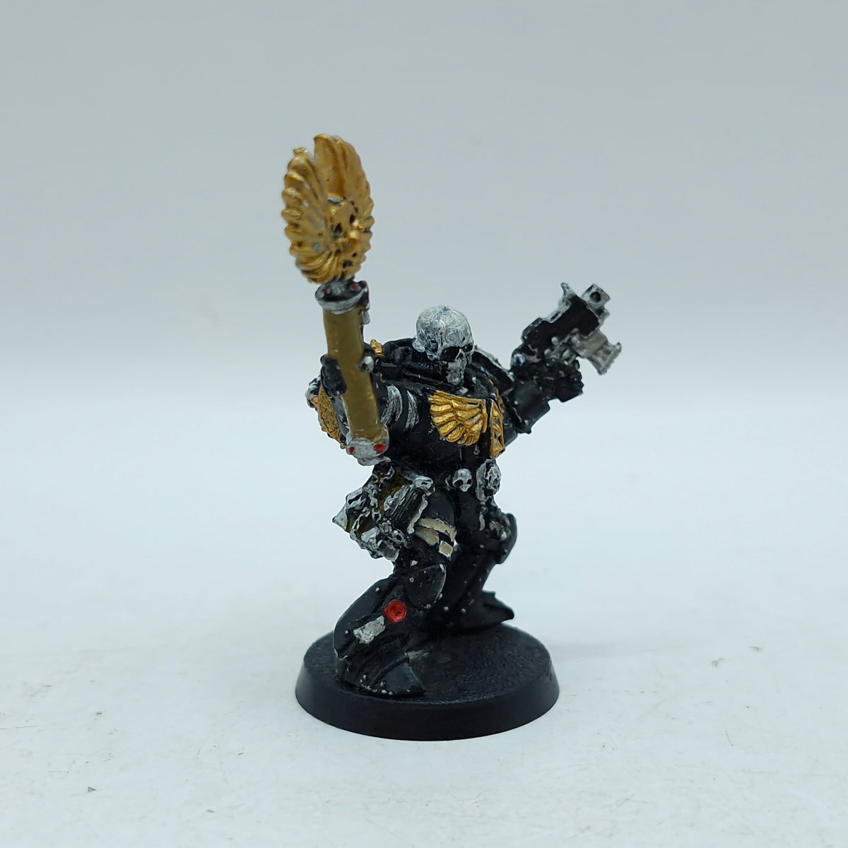 Warhammer 40k: Space Marines Metal Chaplain (AW093)