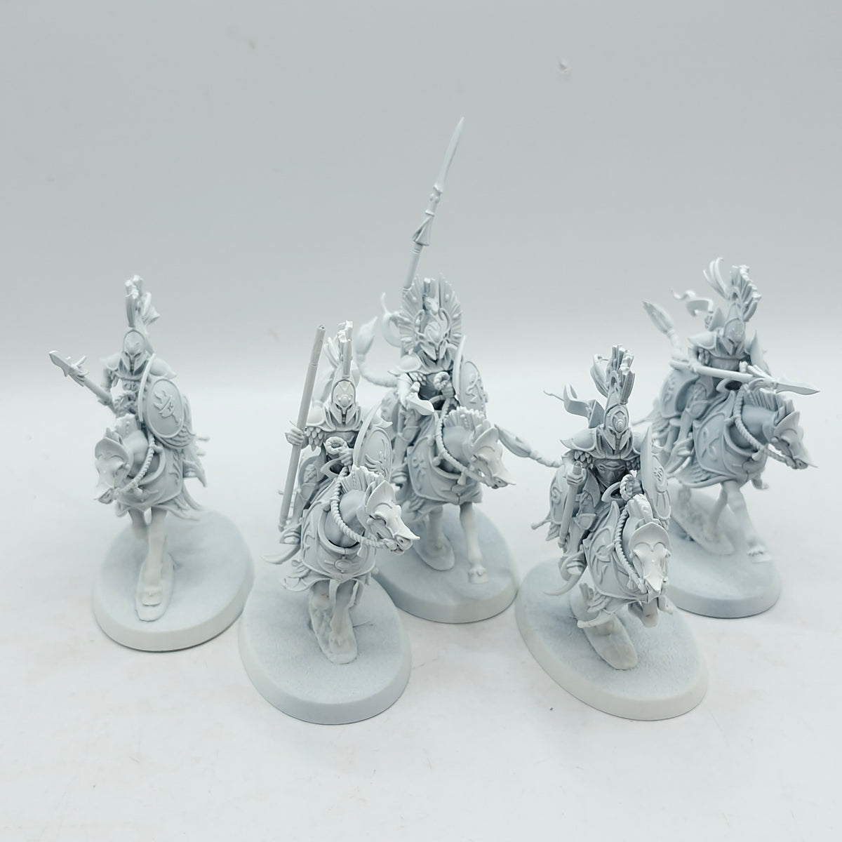 Warhammer Age of Sigmar: Lumineth Realm Lords Vanari Dawnriders - Damaged (AT193)