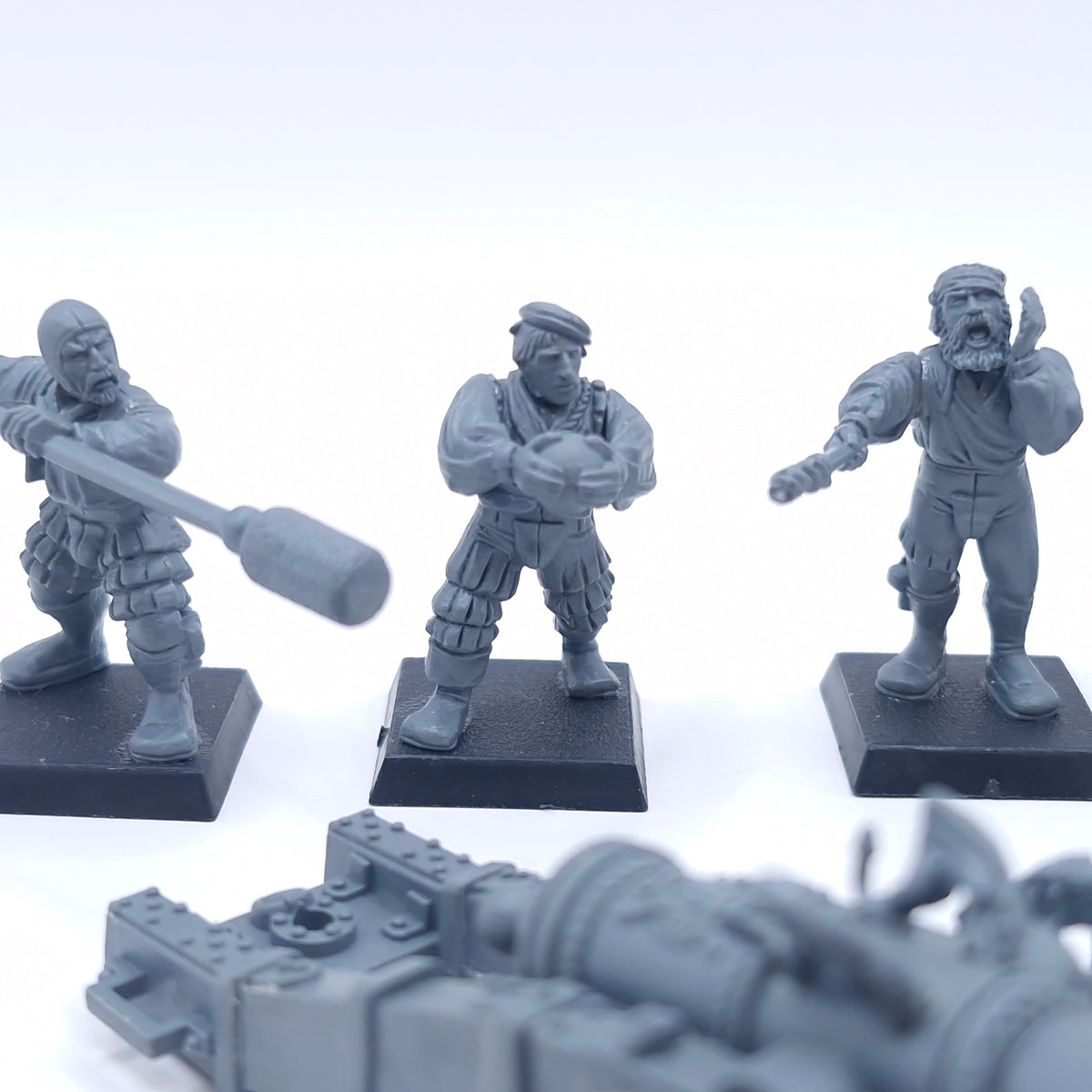 Warhammer Old World: Empire Cannon Crew and Engineer with Hochland Long Rifle AE018