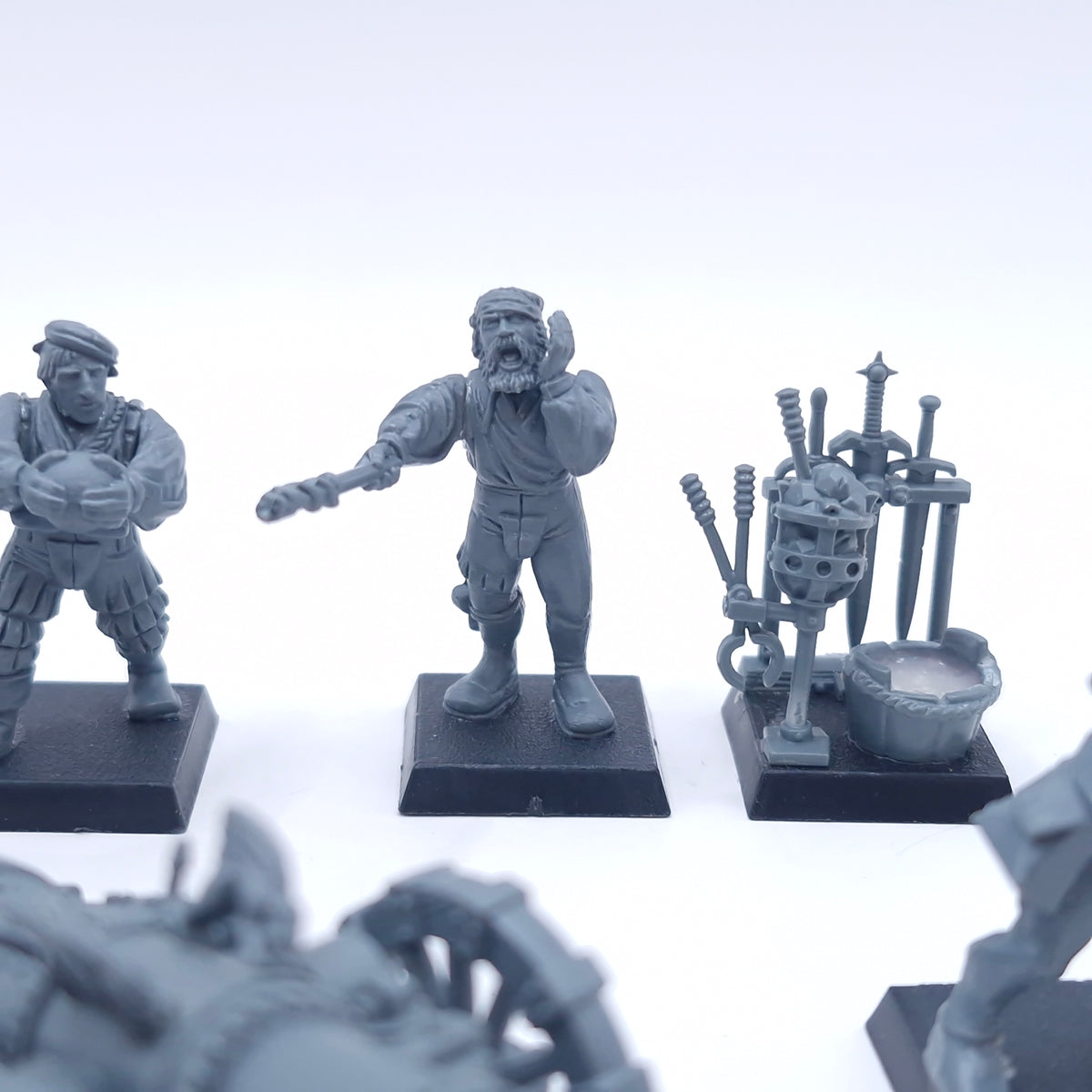 Warhammer Old World: Empire Cannon Crew and Engineer with Hochland Long Rifle AE018