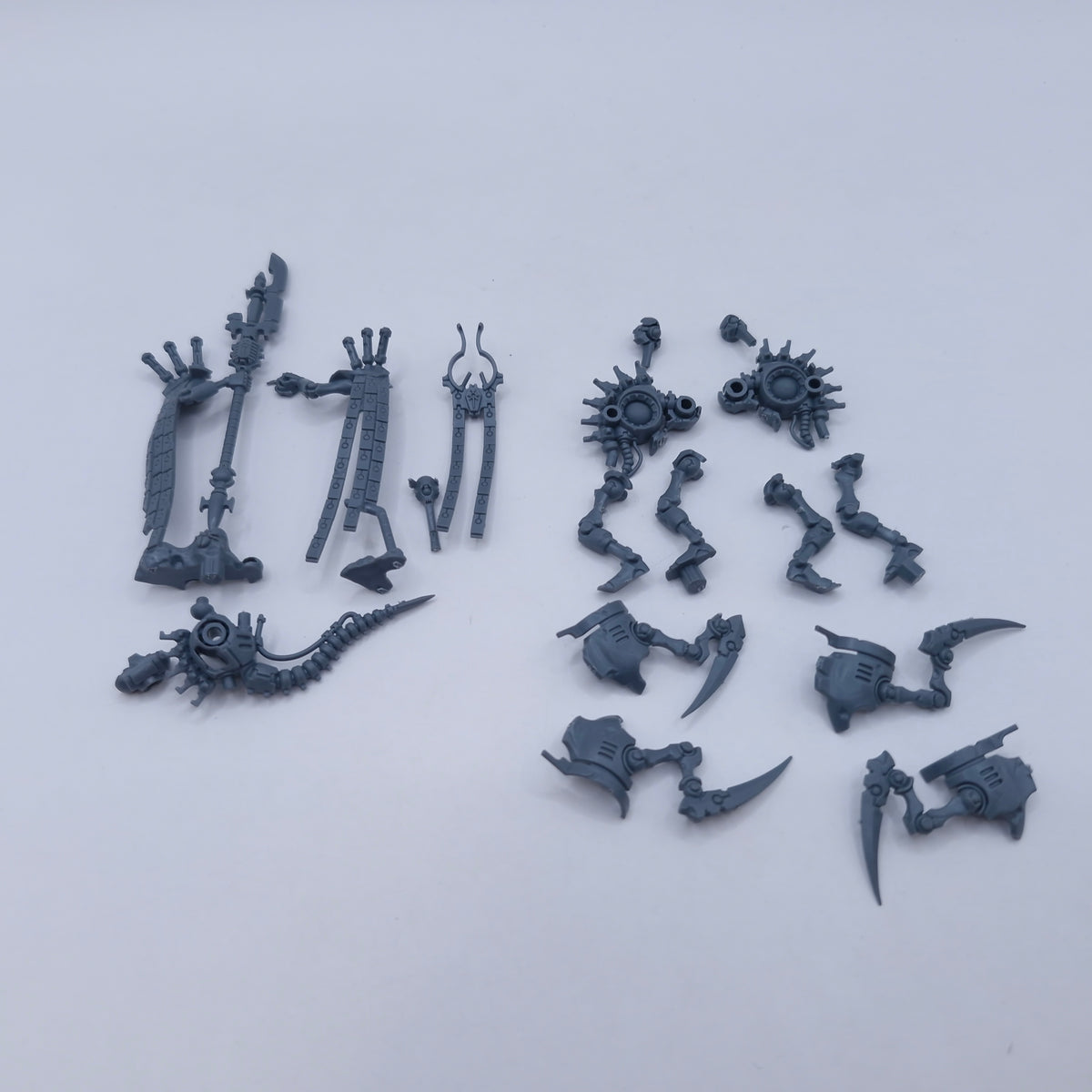 Warhammer 40k: Necron Plasmancer with Cryptothralls Unassembled BP098