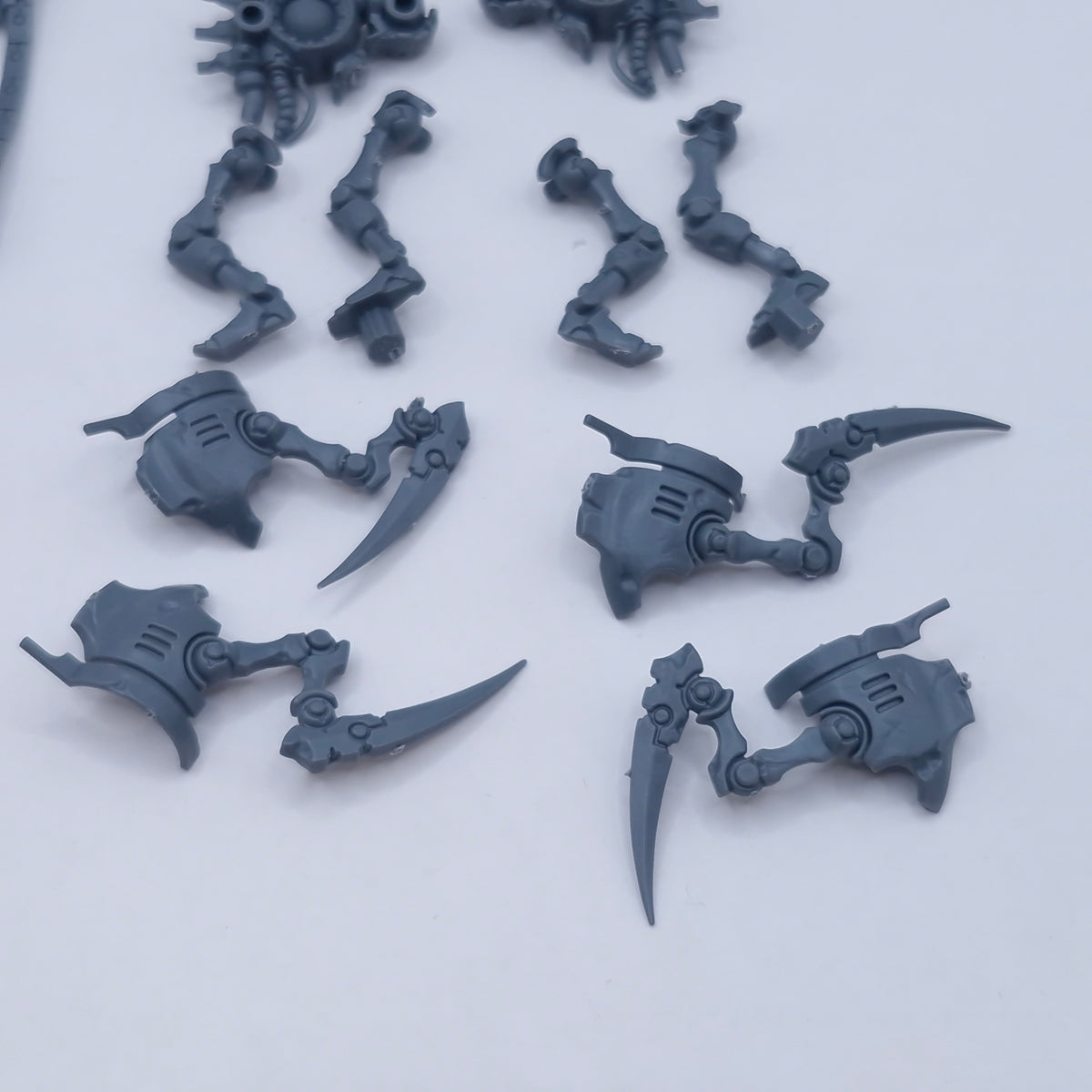 Warhammer 40k: Necron Plasmancer with Cryptothralls Unassembled BP098