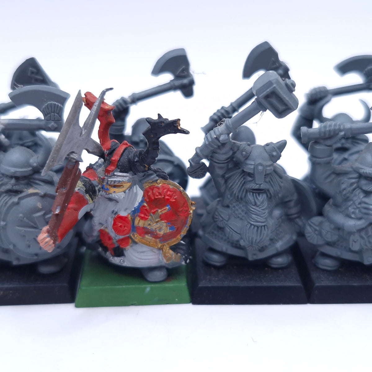 Warhammer Old World: Dwarfen Mountain Holds Lord with Dwarf Warriors BR052