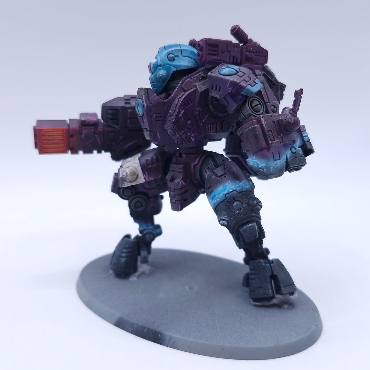Warhammer 40k: T'au XV95 Ghostkeel Battlesuit Painted BTB30