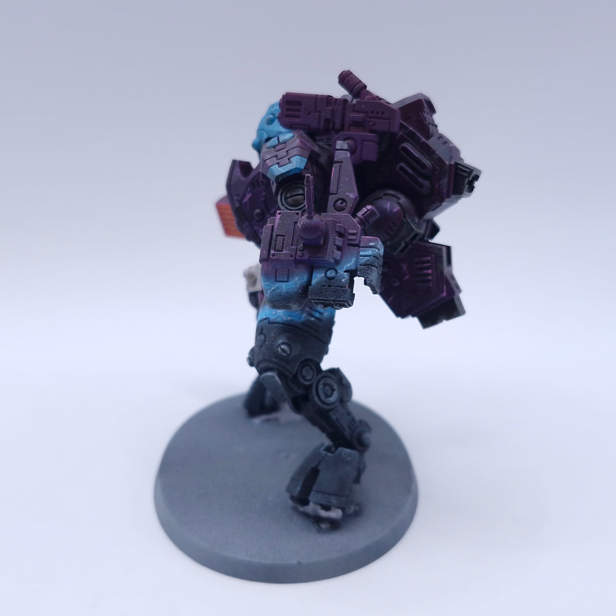 Warhammer 40k: T'au XV95 Ghostkeel Battlesuit Painted BTB30