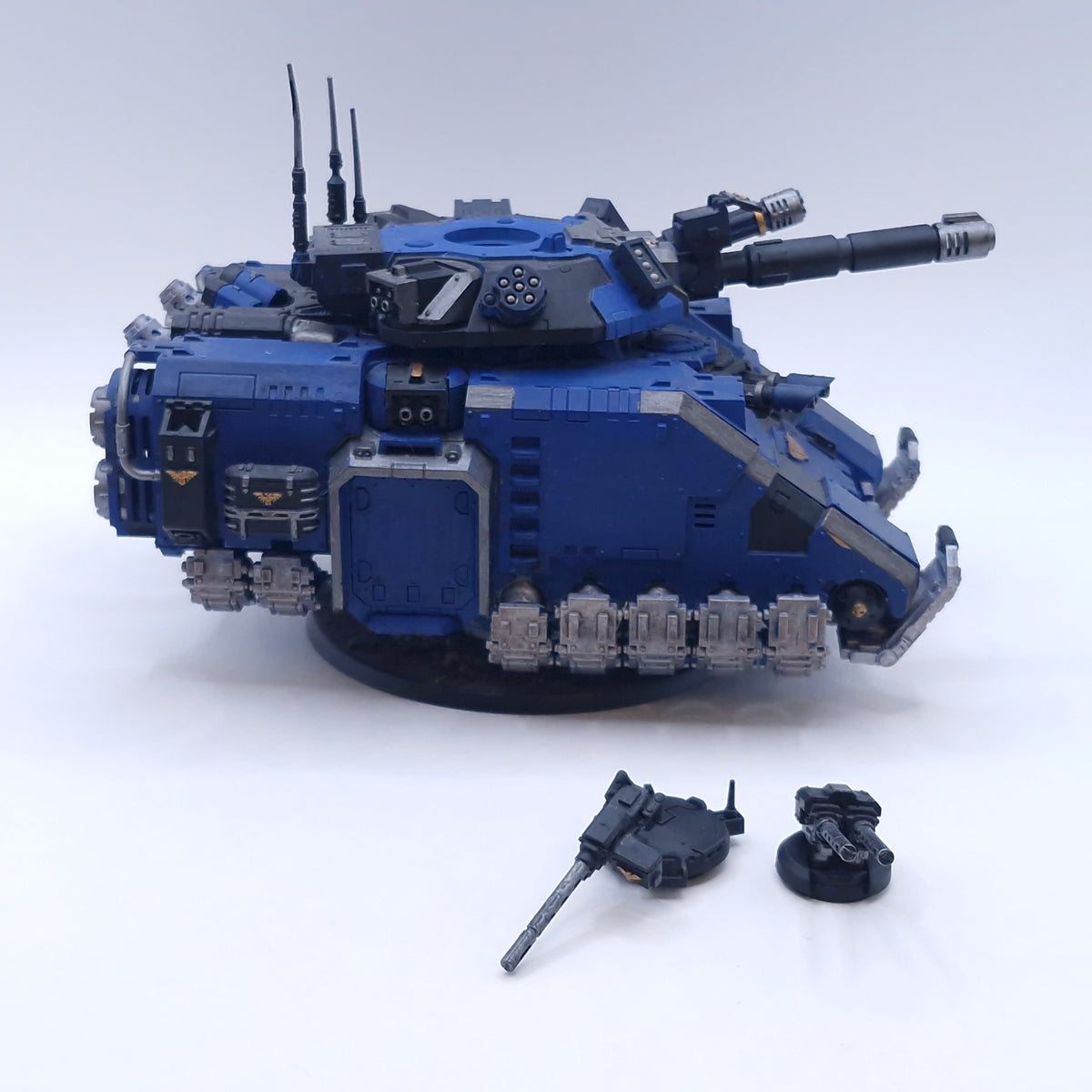 Warhammer 40k: Space Marines Repulsor Executioner Painted AEZ04