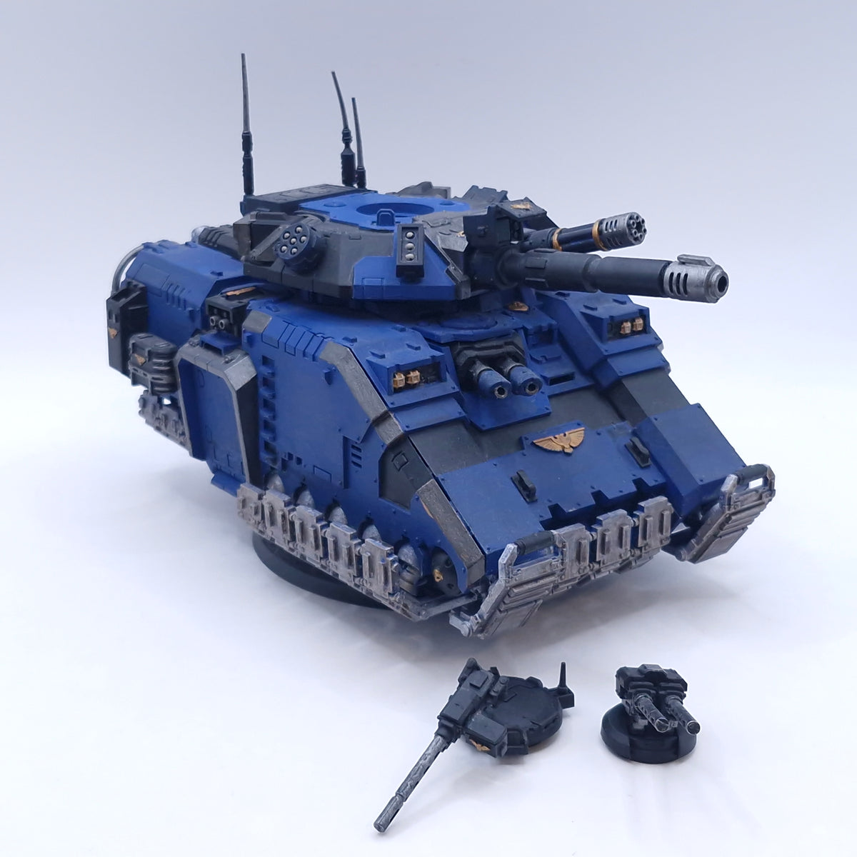 Warhammer 40k: Space Marines Repulsor Executioner Painted AEZ04