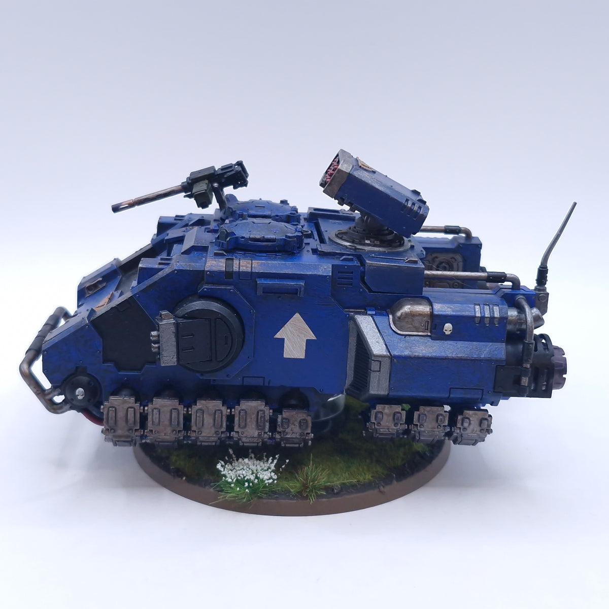 Warhammer 40k: Space Marines Impulsor Painted AEZ15