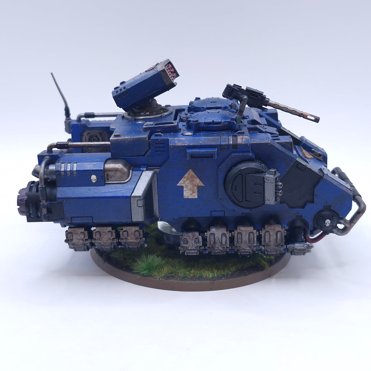Warhammer 40k: Space Marines Impulsor Painted AEZ15