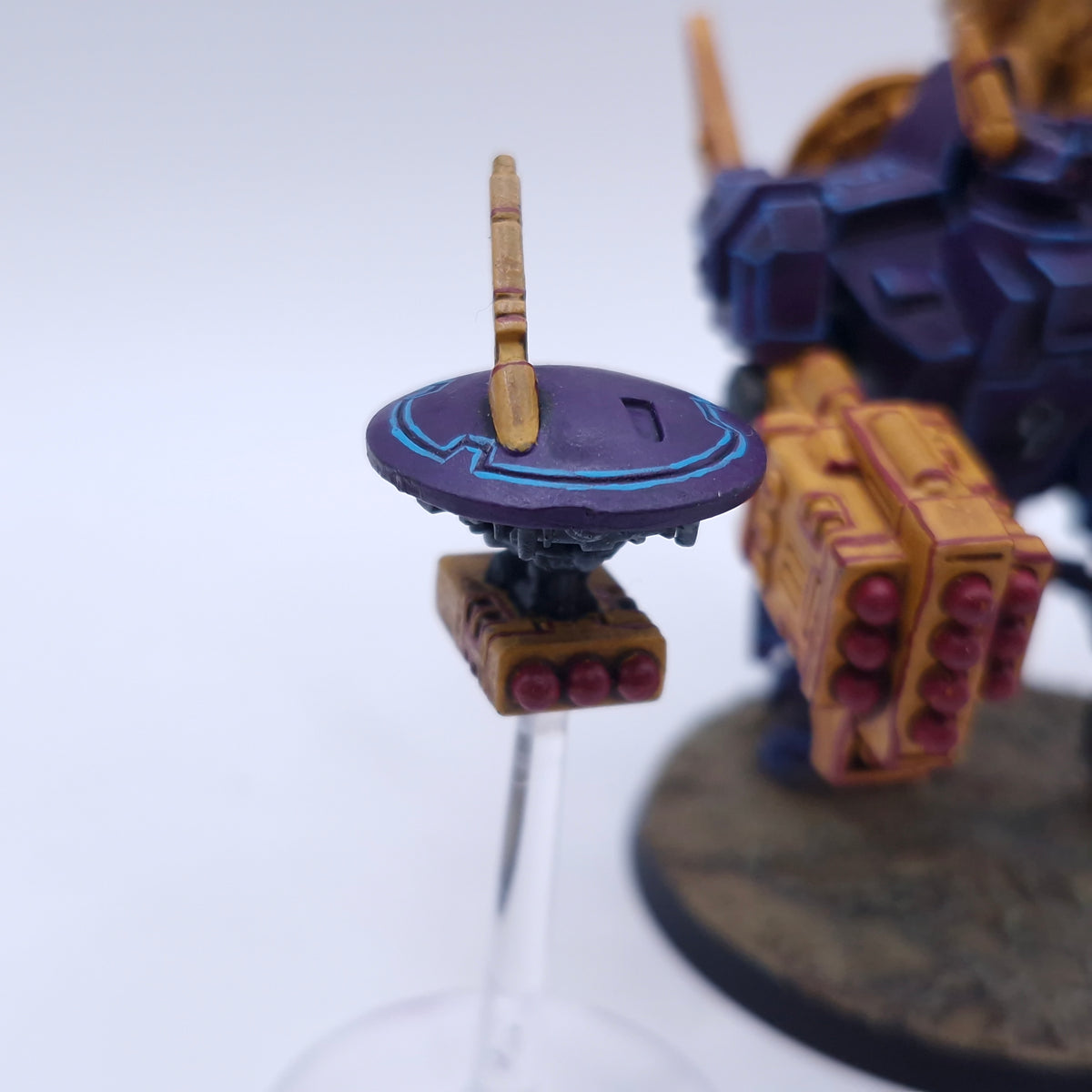Warhammer 40k: T'au Broadside Battlesuit Painted BTB47