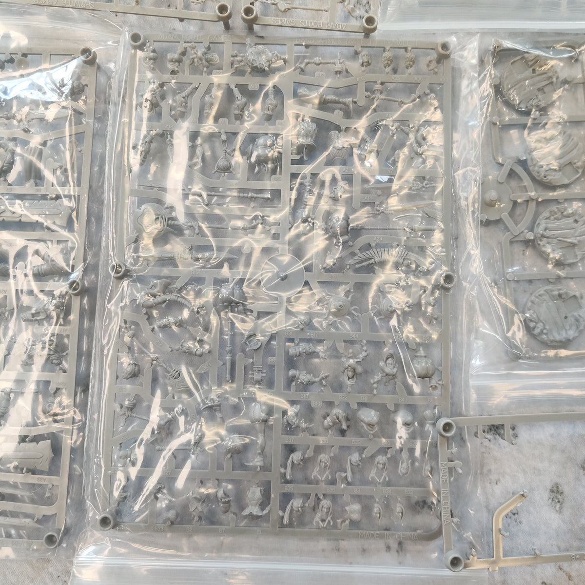 Kingdom Death Monster Gamblers Chest - Part Assembled with Inserts AY124