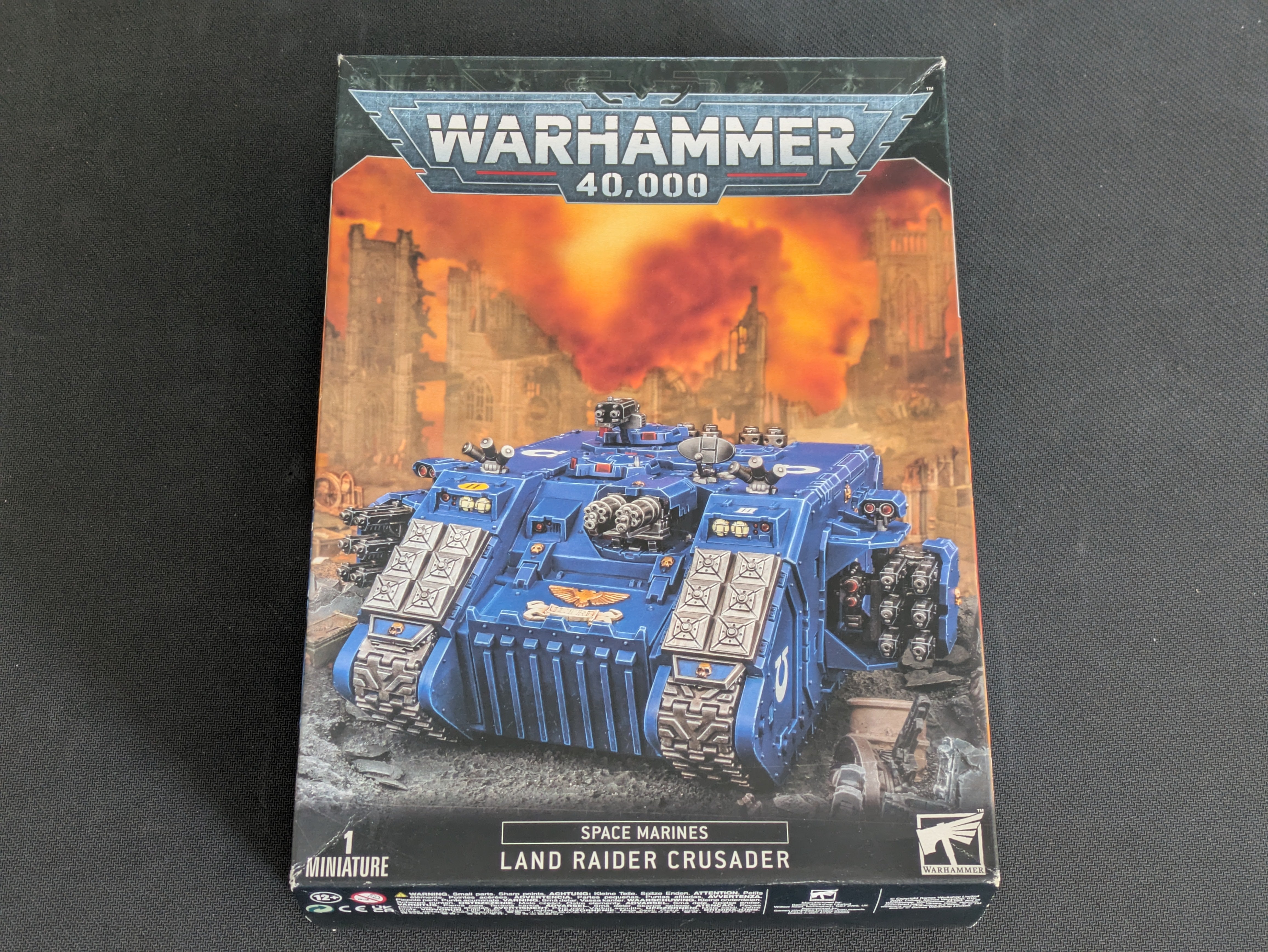 Warhammer 40k: Space Marines Land Raider Crusader (AV272)