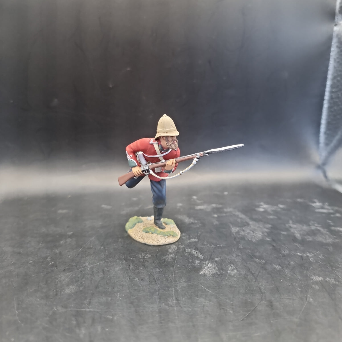 W.Britain Zulu British 24th Foot Charging 20044 (BB025)
