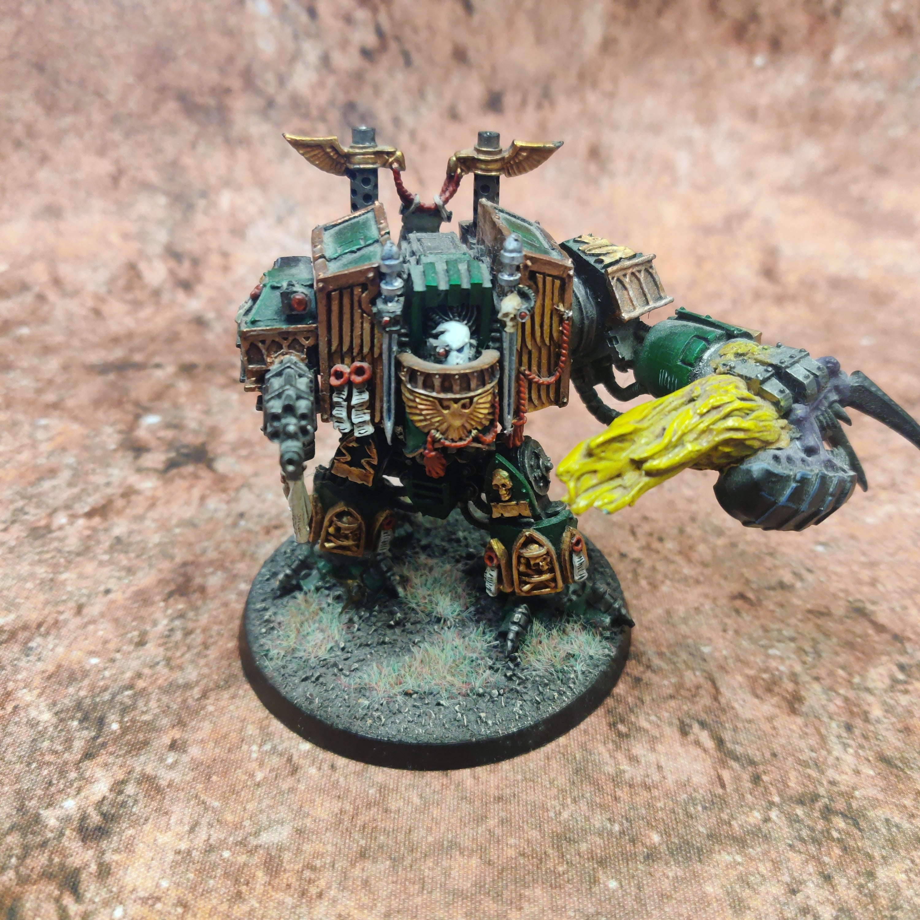 Warhammer 40k : Dark Angels Dreadnought – Avec Toutes Ses Armes (déjà Assemblé Et Peint)