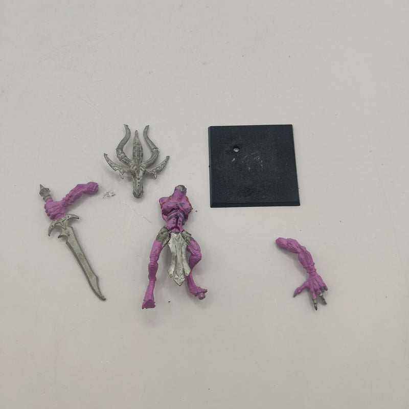 Warhammer Fantasy Slaanesh Keeper of Secrets Metal OOP Missing 2 arms AZ151-0405