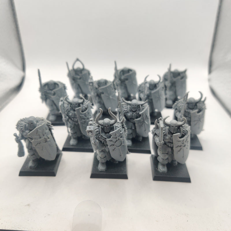 Warhammer The Old World Chaos Warriors x12 Unpainted BA010