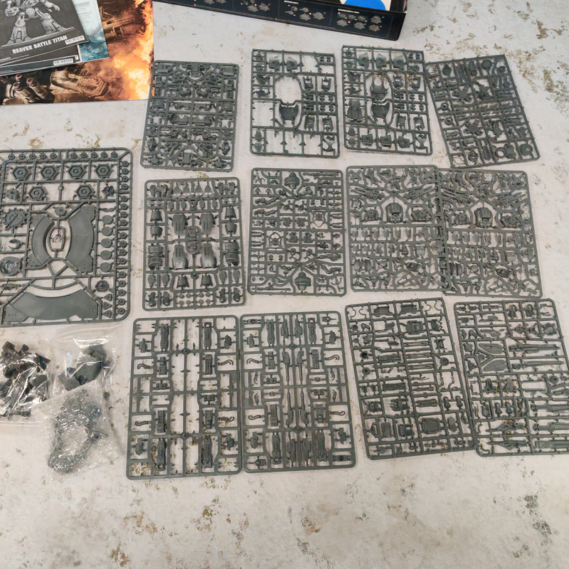 Adeptus Titanicus Starter Set - 2 Titans Part Assembled BD190