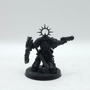 Warhammer 40k: Space Marine Lieutenant with Storm Shield (AF088)