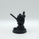 Warhammer 40k: Space Marine Indomitus Captain with Relic Shield (BC155)