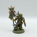 Warhammer 40k: Death Guard Icon Bearewr and Biologus Putrifier (AZ045)