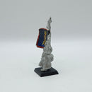 Warhammer Fantasy/The Old World: Chaos Dwarf Standard Bearer (AD205)