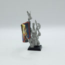 Warhammer Fantasy/The Old World: Chaos Dwarf Standard Bearer (AD205)