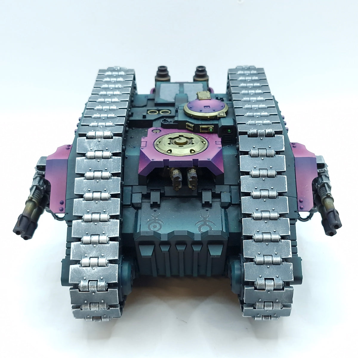 Warhammer Horus Heresy: Space Marines Emperor's Children Land Raider Carrier - Well Painted (AAZ14)