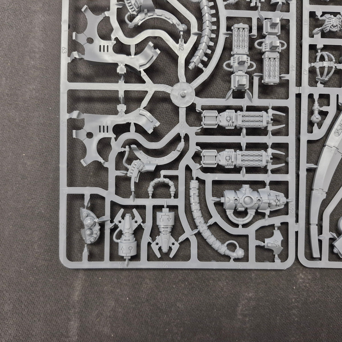 Warhammer 40k: Necron Triarch Stalker - On Sprue (No Bases)
