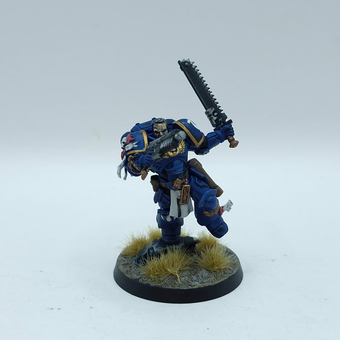 Warhammer 40k: Space Marines Ultramarines Lieutenant Titus - Painted (AT189)