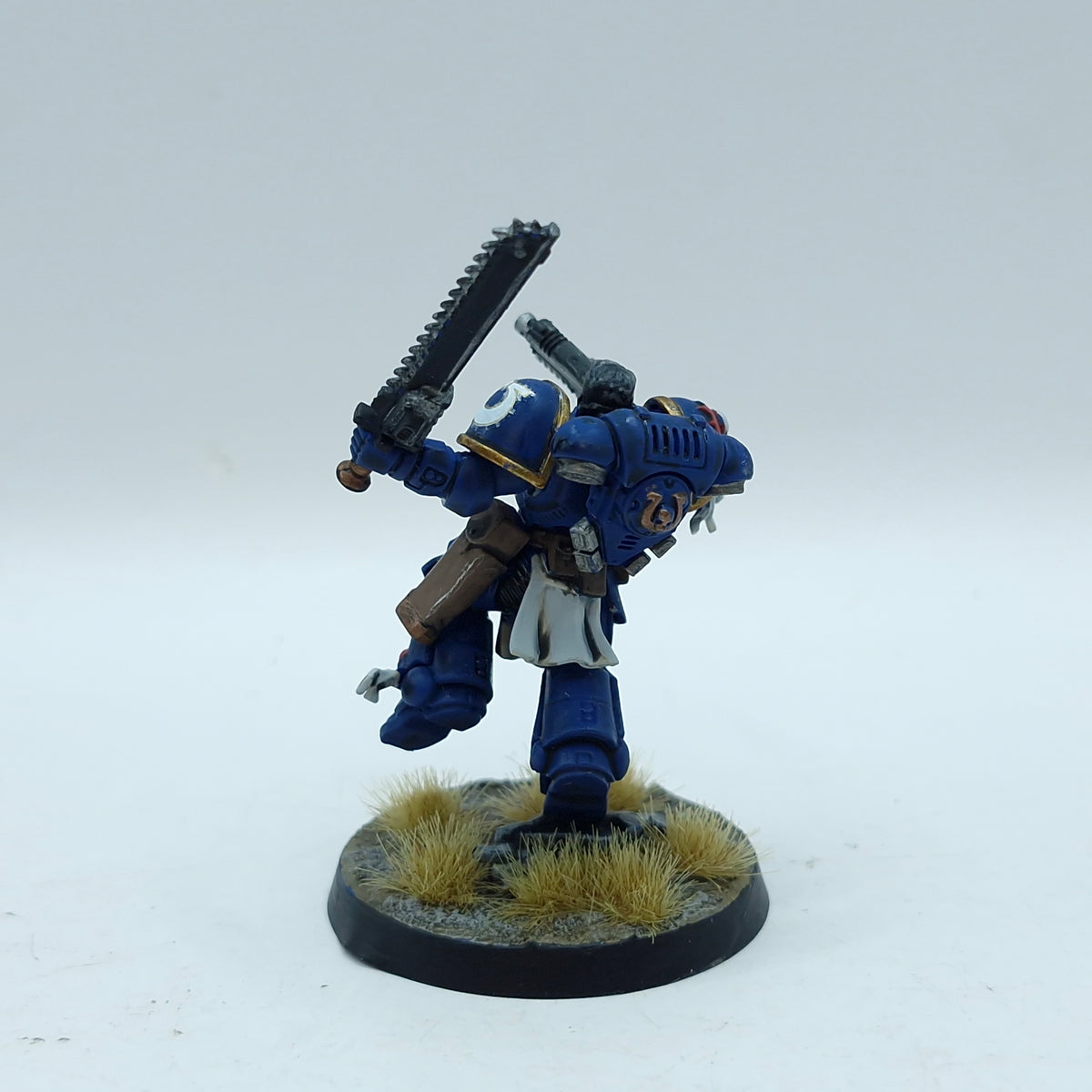 Warhammer 40k: Space Marines Ultramarines Lieutenant Titus - Painted (AT189)