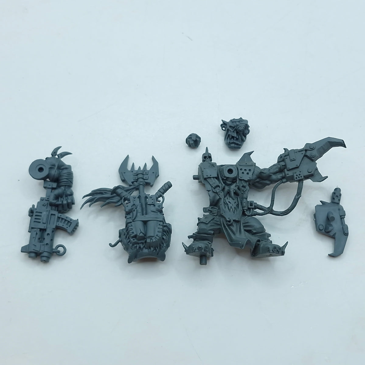 Warhammer 40k: Orks Assault on Black Reach Warboss - Unassembled (BR031)