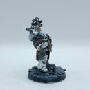 Warhammer 40k: Space Marines Black Templars Apothecary - Painted (AZ173)