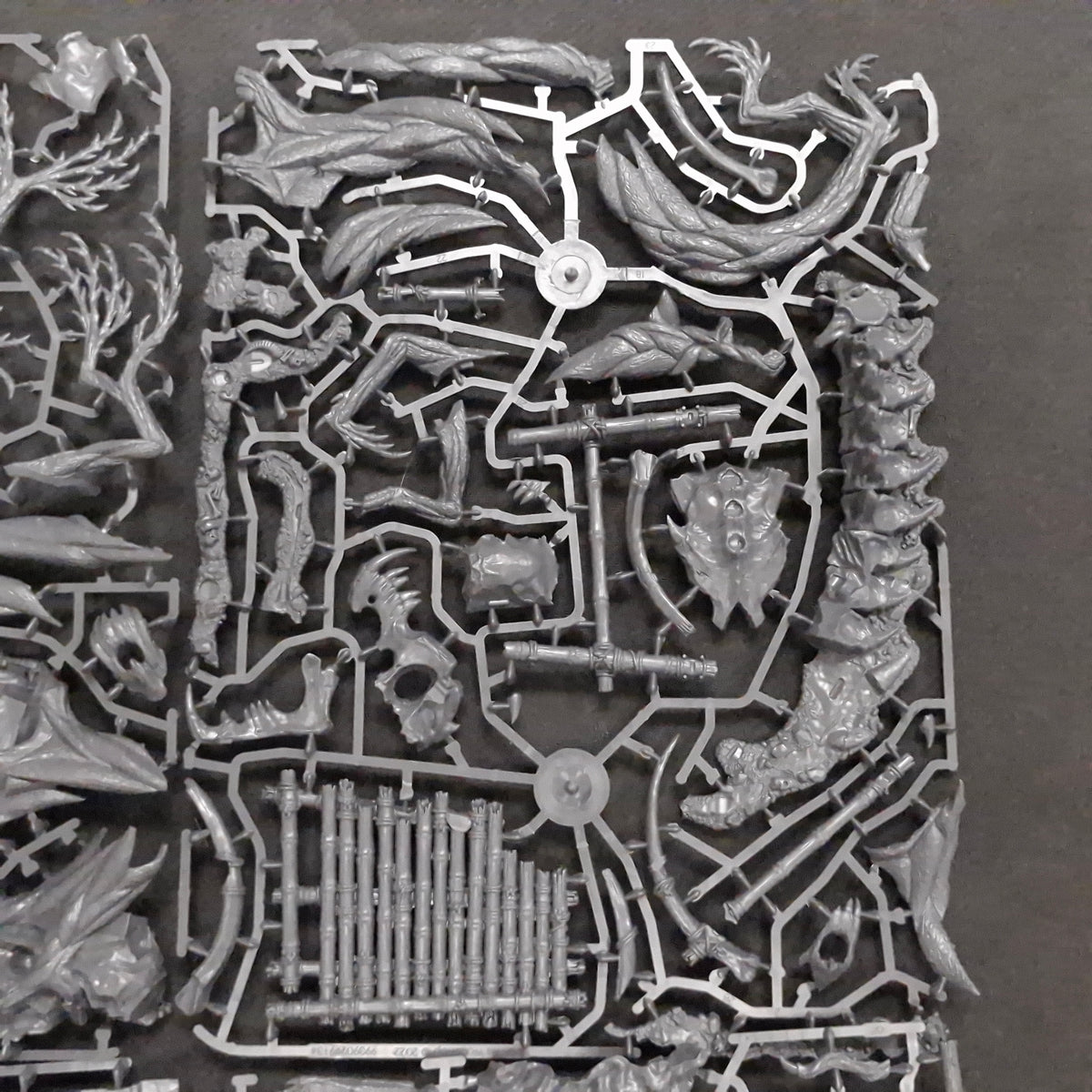 Warhammer Age of Sigmar: Warcry Heart of Ghur Terrain on Sprue (BM211)