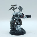 Warhammer 40k: Space Marines Apothecary Biologis (AQ080)
