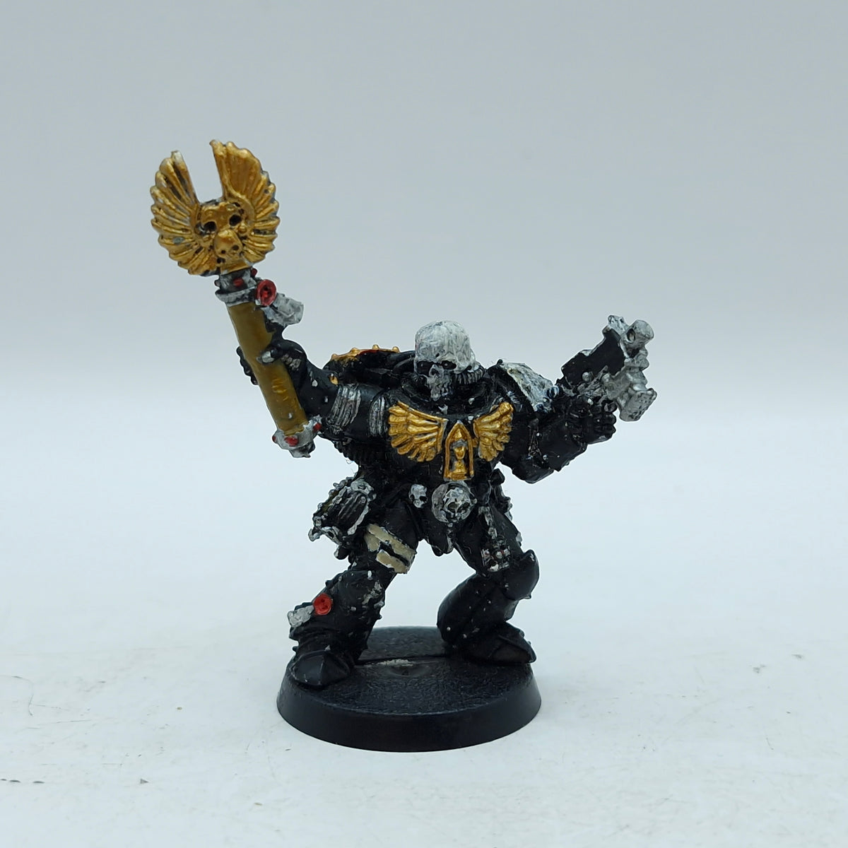 Warhammer 40k: Space Marines Metal Chaplain (AW093)