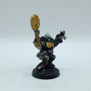 Warhammer 40k: Space Marines Metal Chaplain (AW093)