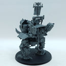 Warhammer 40k: Orks Armageddon Big Mek Dakkarig (AX092)