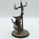 Warhammer The Old World: Beastmen Brayherd Metal Minotaur Standard Bearer (AW201)