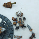Warhammer The Old World: Dwarfen Mountain Holds Metal Anvil of Doom (BO194)