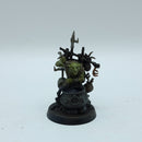 Warhammer Age of Sigmar: Orruk Warclans Swampcalla Shaman with Pot-Grot (BN094)