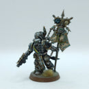 Warhammer 40k: Death Guard Icon Bearer - Painted (AT080)